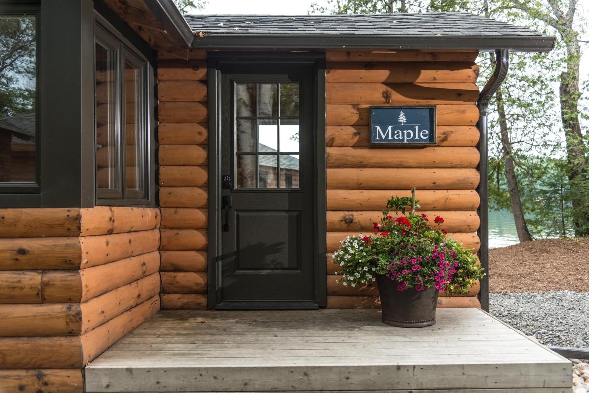 Haliburton Post House Hotel Minden Buitenkant foto
