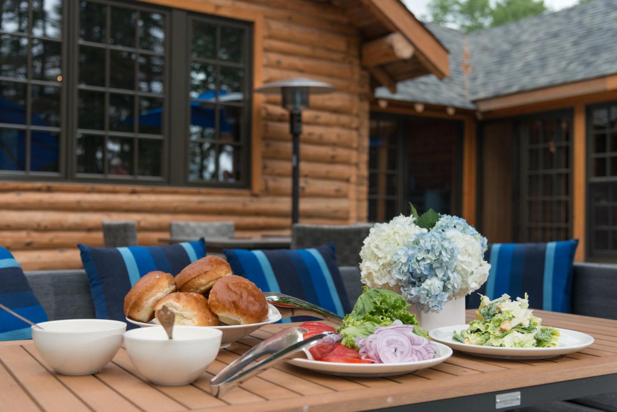 Haliburton Post House Hotel Minden Buitenkant foto