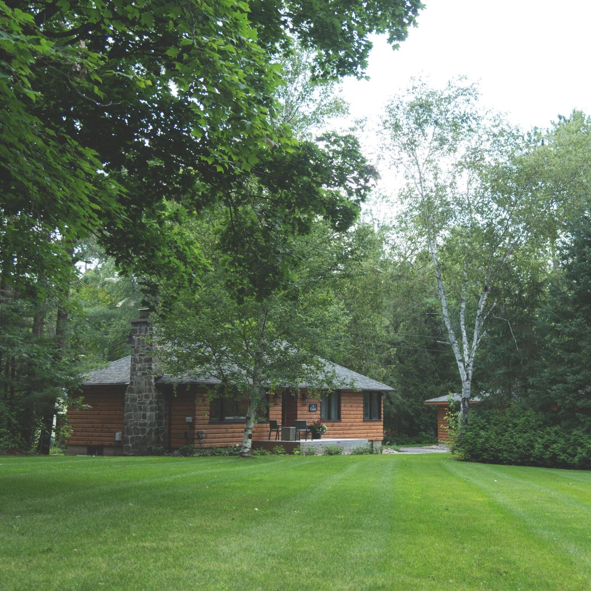 Haliburton Post House Hotel Minden Buitenkant foto
