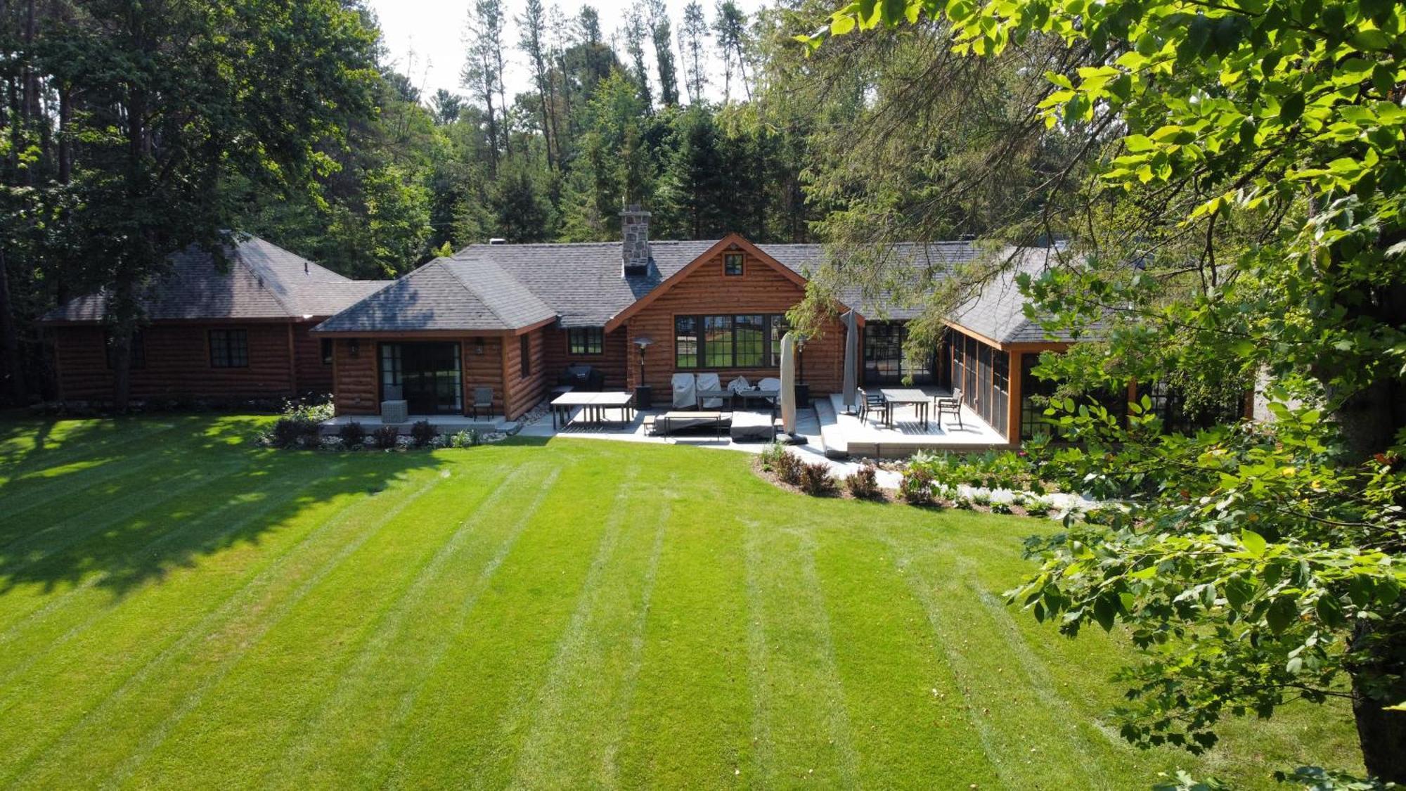 Haliburton Post House Hotel Minden Buitenkant foto